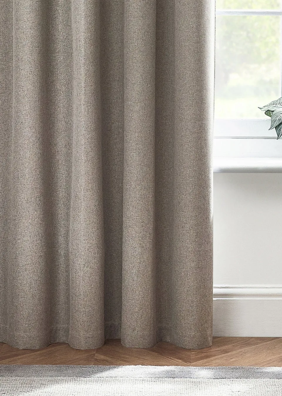 furn. Dawn 100% Blackout Thermal Eyelet Curtains