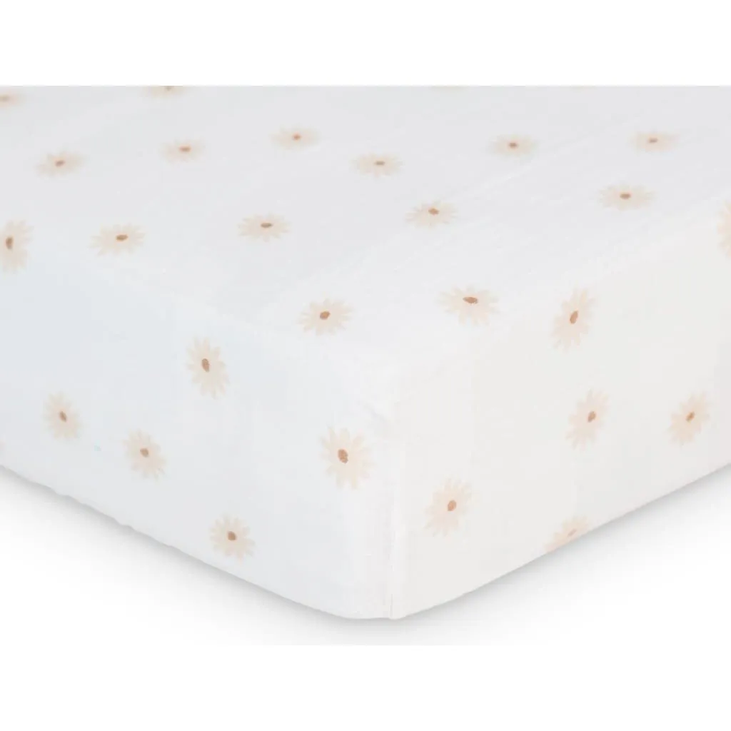 Lulujo Crib Sheet, Daisies